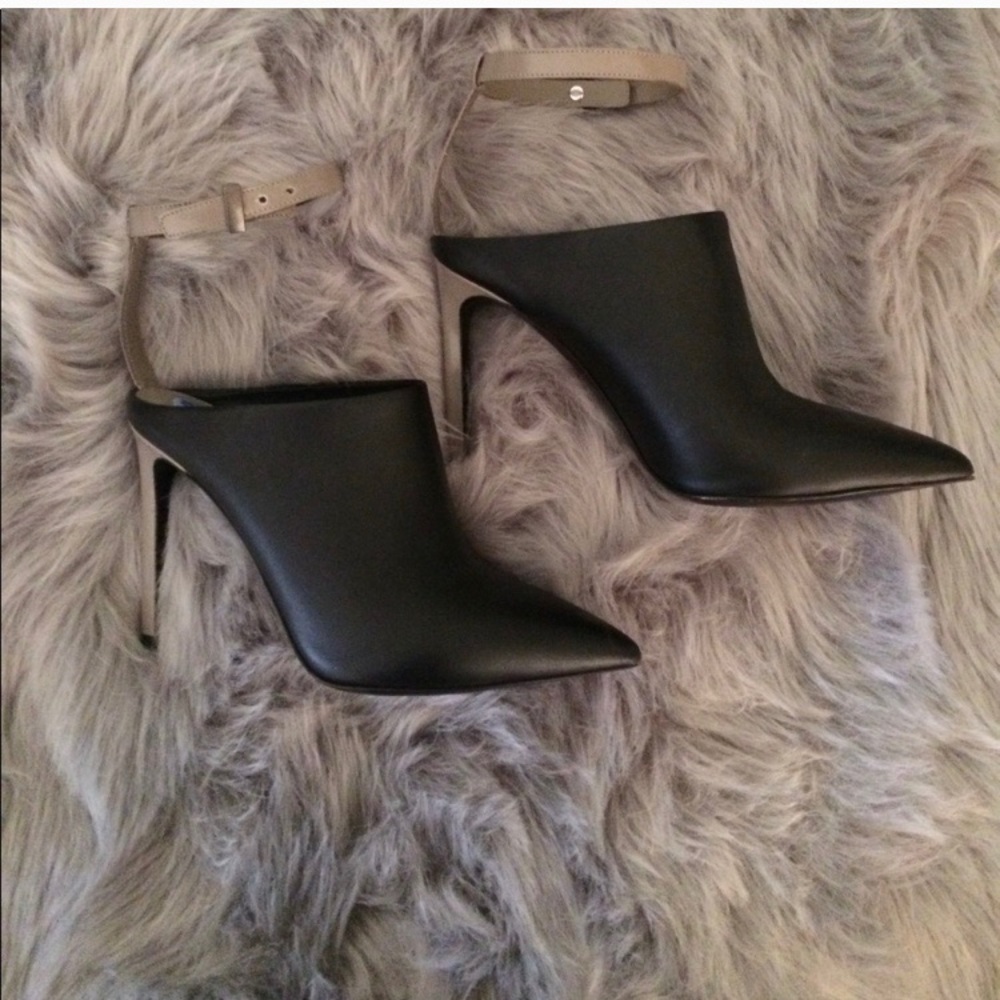 Vince contrast heel booties